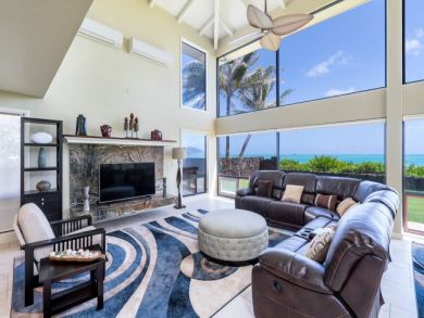 Panoramic View  5 Bedroom Home Beachfront