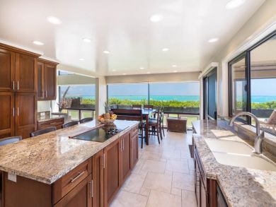 Panoramic View  5 Bedroom Home Beachfront