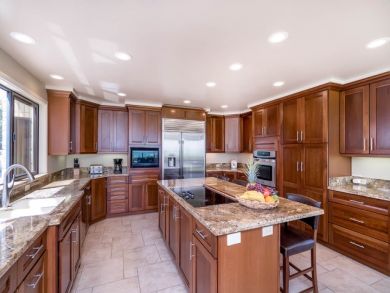 Panoramic View  5 Bedroom Home Beachfront