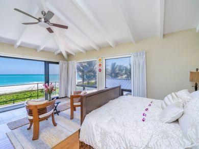 Panoramic View  5 Bedroom Home Beachfront