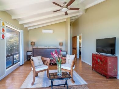 Panoramic View  5 Bedroom Home Beachfront