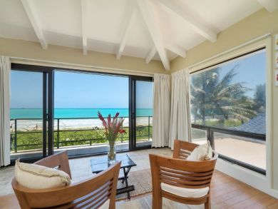 Panoramic View  5 Bedroom Home Beachfront