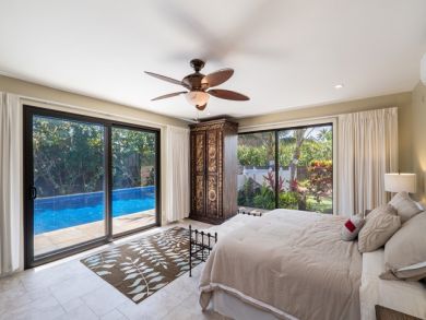 Panoramic View  5 Bedroom Home Beachfront