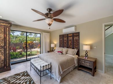 Panoramic View  5 Bedroom Home Beachfront