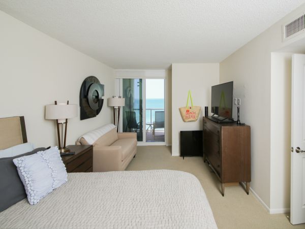 Luxury Longboat Key Vacation Rentals | Gulf Front Condo with Stunning Views