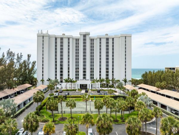 Luxury Longboat Key Vacation Rentals | Gulf Front Condo with Stunning Views