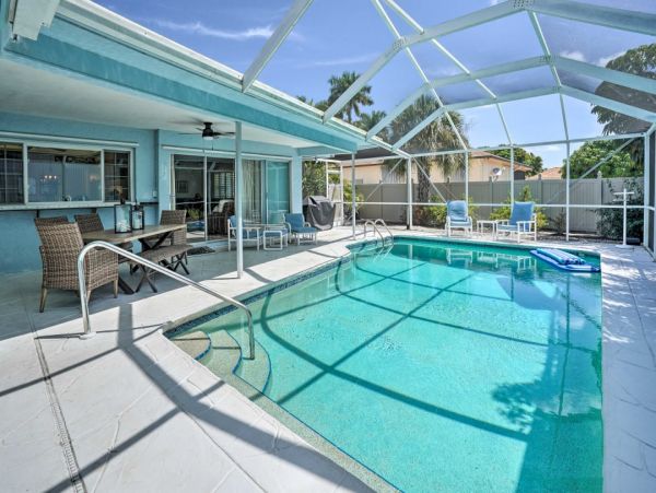 Three Bedroom Marco Island Home Caged Pool Sleeps 6 Guests