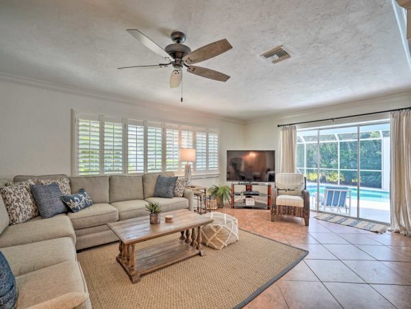 Three Bedroom Marco Island Home Caged Pool Sleeps 6 Guests