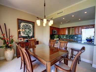 Oceanfront 2 Bedroom Condo for Rent with Amazing Views