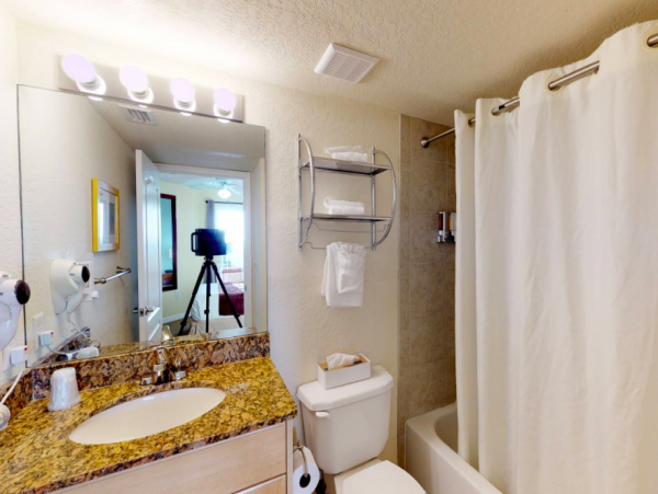Beachfront 2 Bedroom Condo in Treasure island