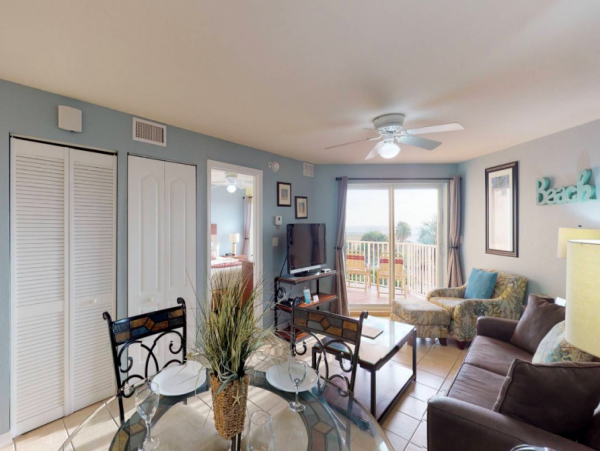 Beachfront 2 Bedroom Condo in Treasure island