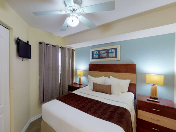 Beachfront 2 Bedroom Condo in Treasure island