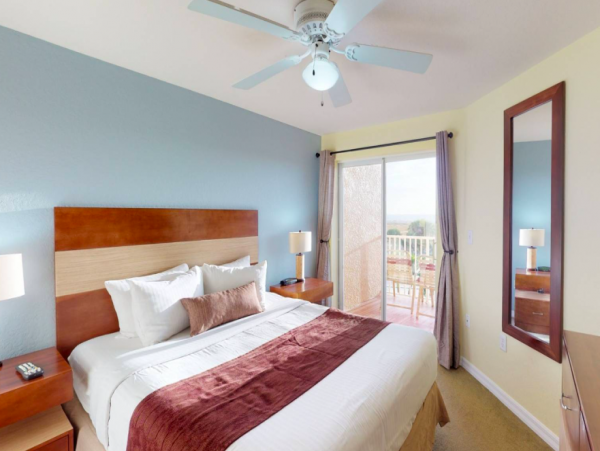 Beachfront 2 Bedroom Condo in Treasure island