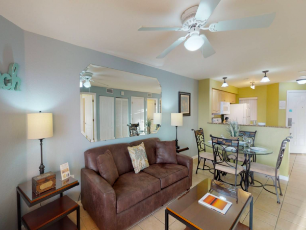 Beachfront 2 Bedroom Condo in Treasure island