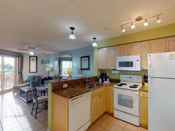 Beachfront 2 Bedroom Condo in Treasure island