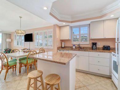 Beachfront Two Bedroom Vacation Condo in Fort Myers