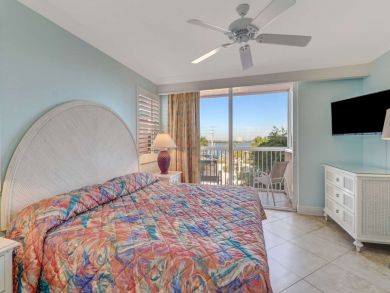 Beachfront Two Bedroom Vacation Condo in Fort Myers