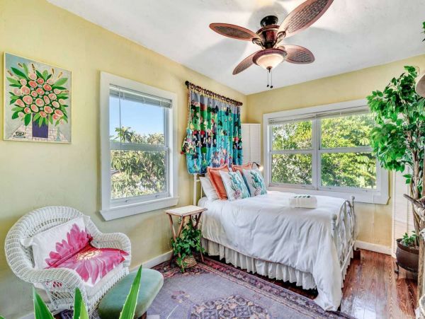 Charming Two Bedroom Lake Worth Vacation Home
