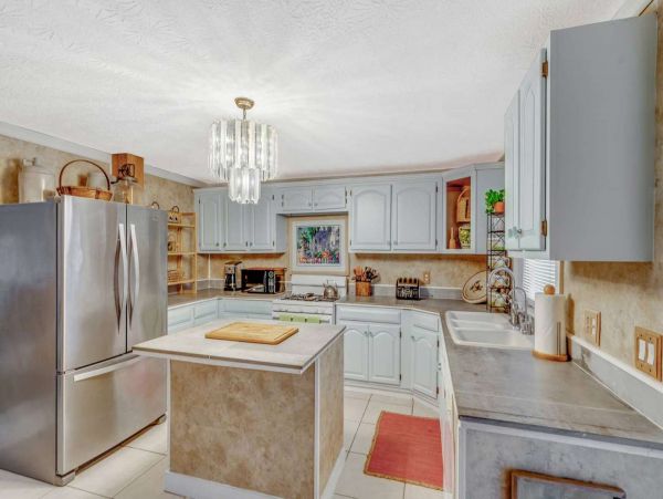 Charming Two Bedroom Lake Worth Vacation Home
