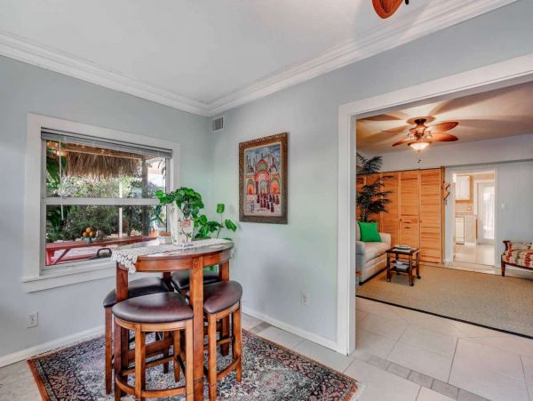 Charming Two Bedroom Lake Worth Vacation Home