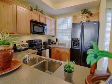 St. Petersburg Home 930516