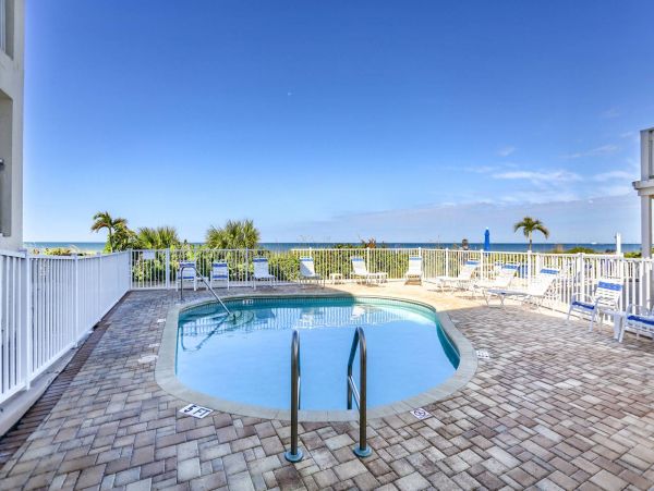 Belleair Beach Condo Sleep 4 Guest