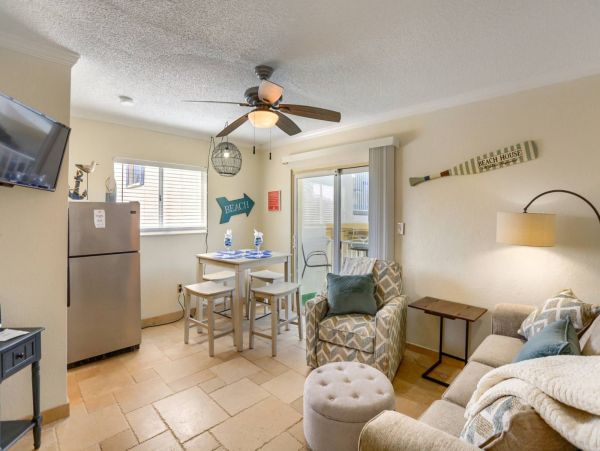 Belleair Beach Condo Sleep 4 Guest