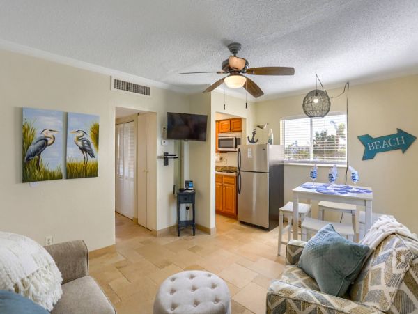Belleair Beach Condo Sleep 4 Guest