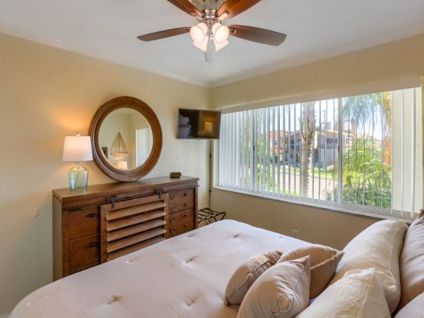 Belleair Beach Condo Sleep 4 Guest