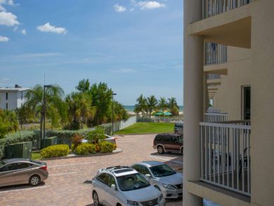 Valuer Priced Rental with partial Views of the Gulf
