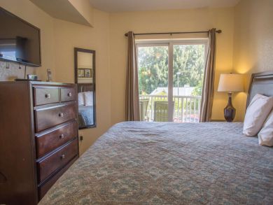Valuer Priced Rental with partial Views of the Gulf
