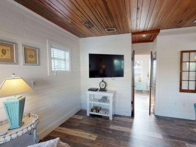 Treasure Island Condo 930538
