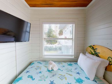 Treasure Island Condo 930538