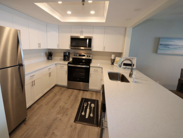 great Three Bedroom Rental Beach Steps from your Condo!