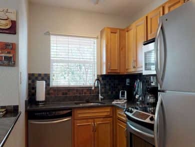 St. Petersburg Condo 930551