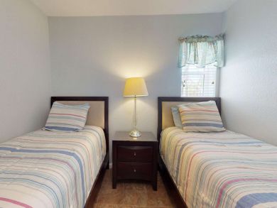 St. Petersburg Condo 930551