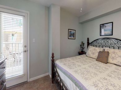 St. Petersburg Condo 930551