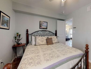 St. Petersburg Condo 930551