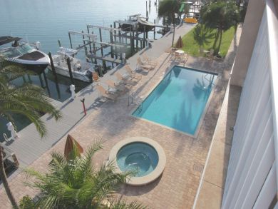Clearwater Condo 930554