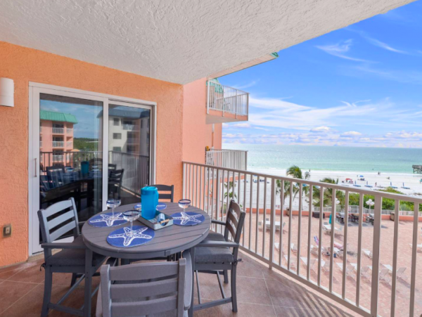 Two bedroom Condo with Incredible Ocean views