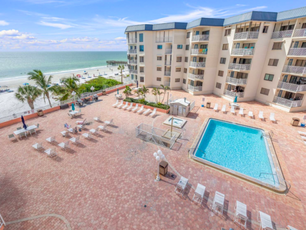 Two bedroom Condo with Incredible Ocean views