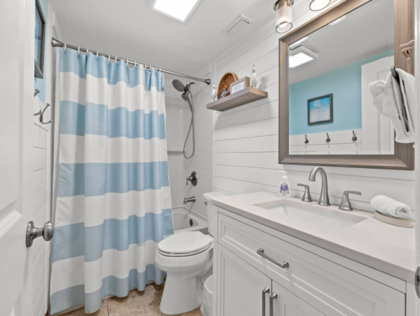 Two bedroom Condo with Incredible Ocean views