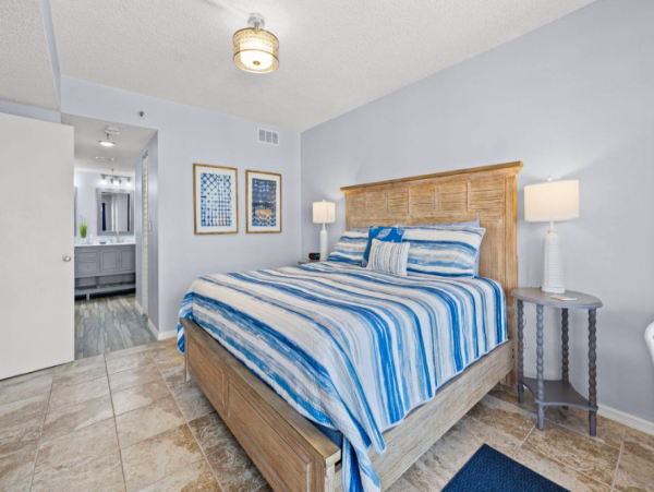 Two bedroom Condo with Incredible Ocean views