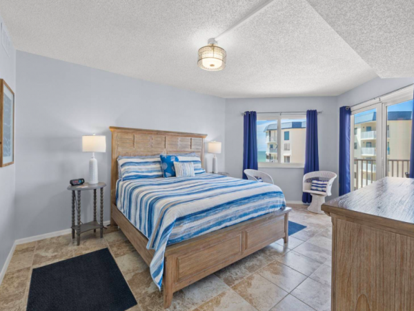 Two bedroom Condo with Incredible Ocean views
