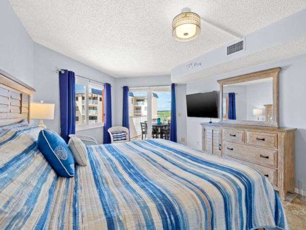Two bedroom Condo with Incredible Ocean views