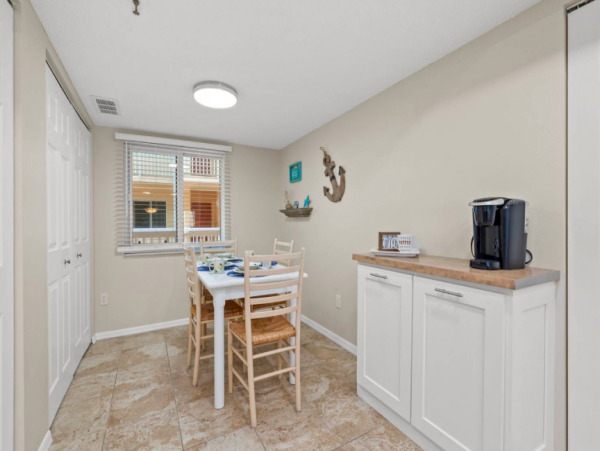 Two bedroom Condo with Incredible Ocean views