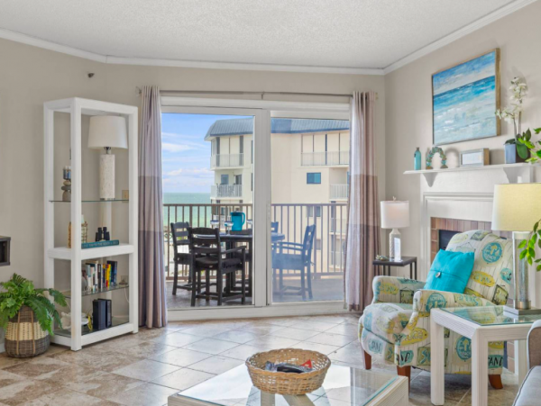 Two bedroom Condo with Incredible Ocean views