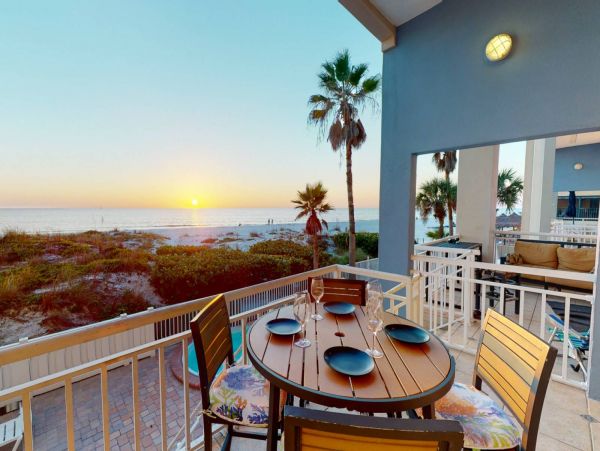 Madeira Beach 4 Bedroom Vacation Rental Sleeps 8
