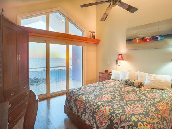Madeira Beach 4 Bedroom Vacation Rental Sleeps 8