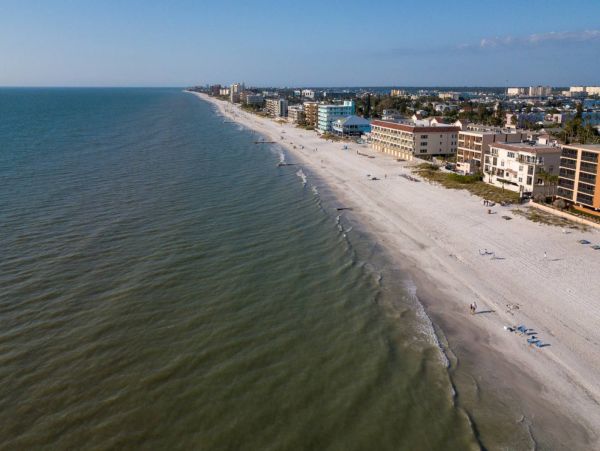 Madeira Beach 4 Bedroom Vacation Rental Sleeps 8